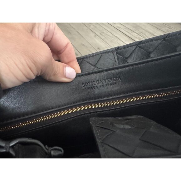 Bottega Veneta Andiamo Medium Top Handle Bag Leather Sliding Crossbody Strap - Picture 10 of 14